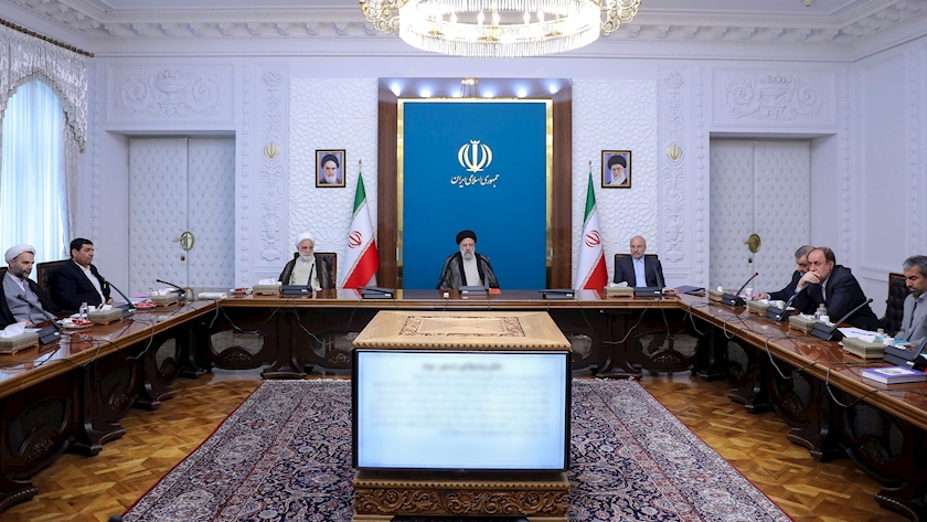 Iranpress: تمدید مصوبه کمیته مداخلات ارزی بانک مرکزی برای کنترل نوسانات بازار ارز