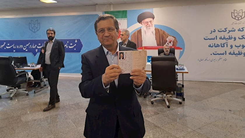 Iranpress: رئیس اسبق بانک مرکزی داوطلب نامزدی انتخابات شد/همتی: دیگر زمان شعارهای بی‌حاصل نیست