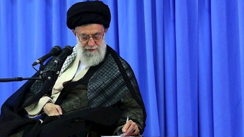 Iranpress: تبریک رهبر معظم انقلاب به مسلمانان جهان به مناسبت عید سعید قربان