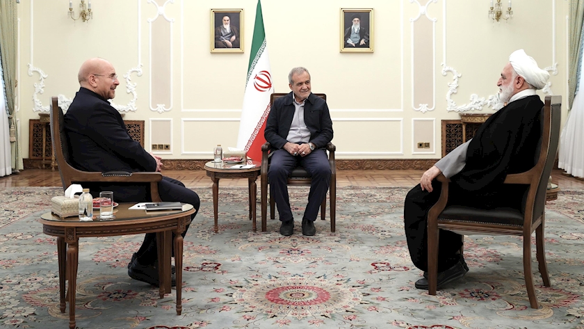 Iranpress: برگزاری جلسه مشترک سران قوا به میزبانی رئیس جمهوری