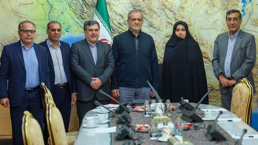 Iranpress: پزشکیان: مجلس روزی تاریخی برای نظام جمهوری اسلامی ایران خلق کرد