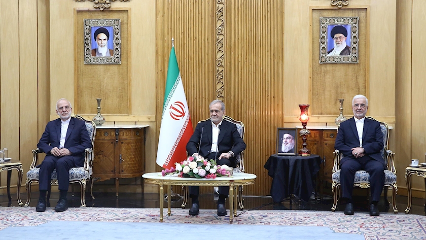 Iranpress: پزشکیان: تلاش خواهیم کرد در قطر یک اجماع علیه جنایات صهیونیست‌ها ایجاد کنیم