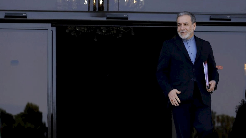 Iranpress: وزیر امور خارجه عازم عربستان شد