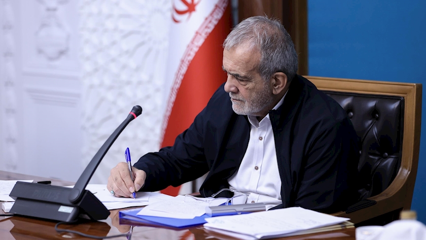 Iranpress: درخواست پزشکیان از پاپ فرانسیس برای کمک به توقف جنایات رژیم صهیونیستی