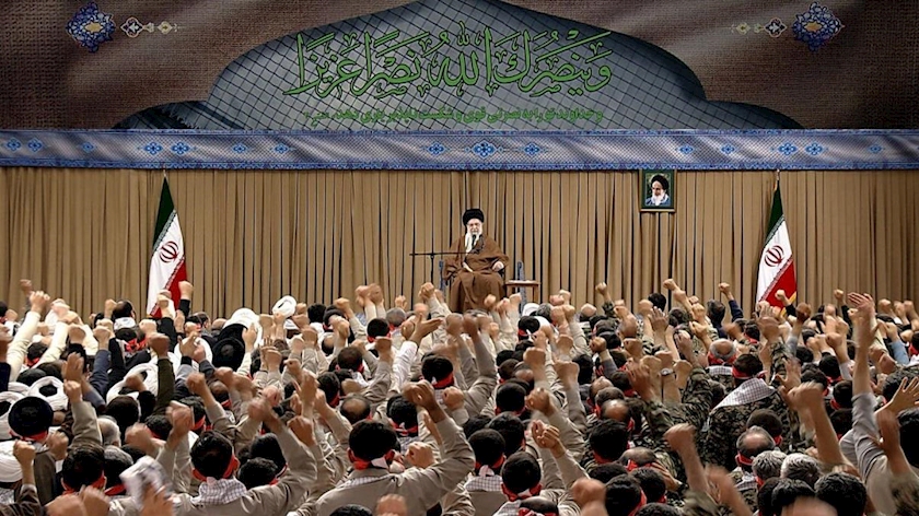 Iranpress: رهبر انقلاب: حکم بازداشت کافی نیست، حکم اعدام نتانیاهو باید صادر شود