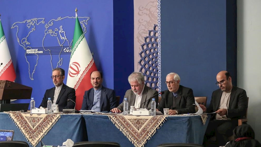 Iranpress: تهران میزبان نشست تبیین «گزارش وضعیت حقوق بشر آمریکا و انگلیس» 