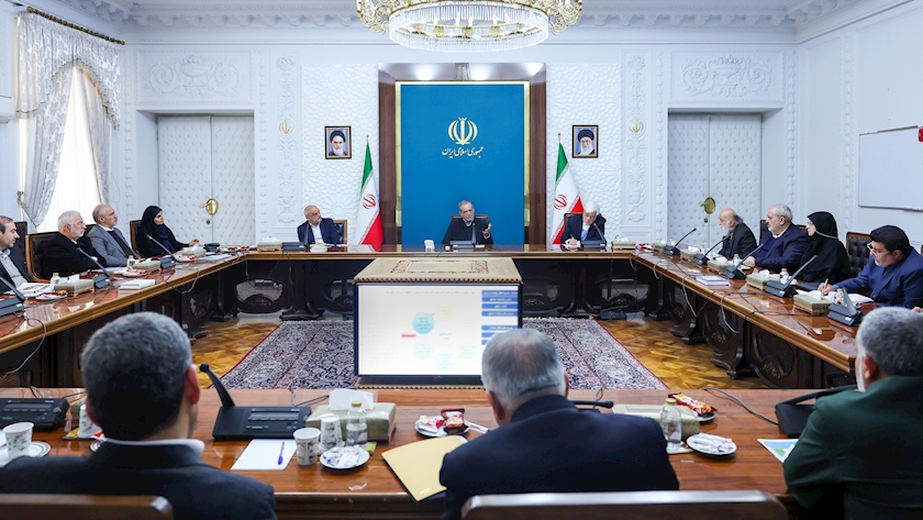 Iranpress: پزشکیان: جلوگیری از توسعه پایتخت سیاست قطعی دولت چهاردهم است