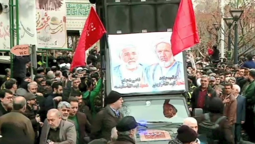 Iranpress: حضور پرشور مردم پایتخت در مراسم تشییع شهدای عدالت
