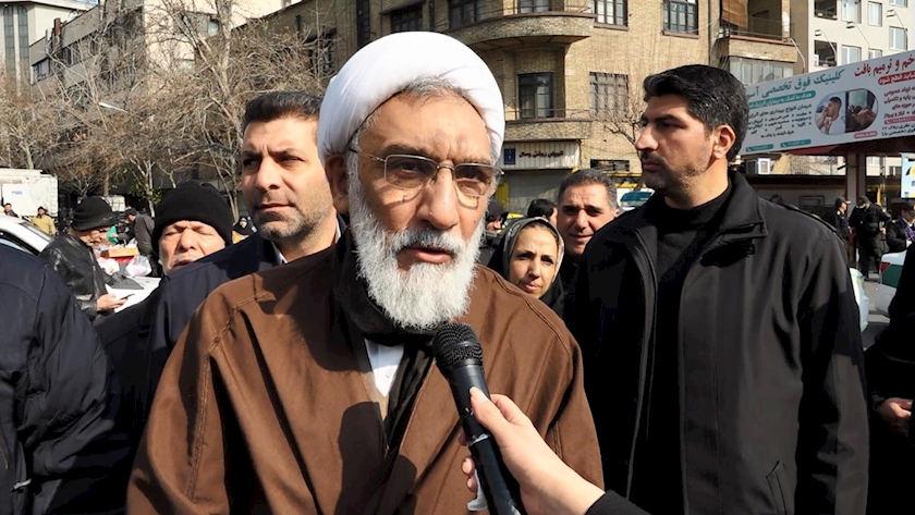 Iranpress: حضور مستمر مردم در صحنه، کلید اقتدار و حل مشکلات کشور