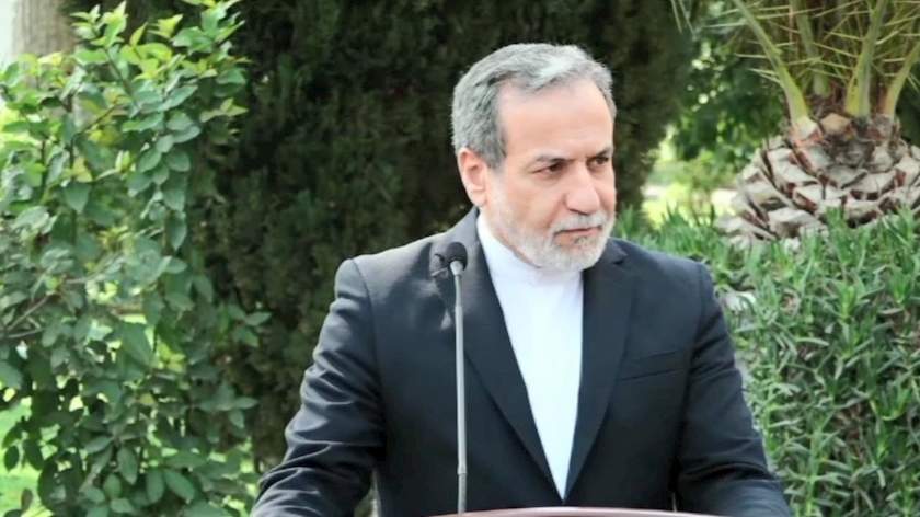 Iranpress: عراقچی: فرستاده یکی از کشورهای عربی، نامه ترامپ را به تهران می‌آورد