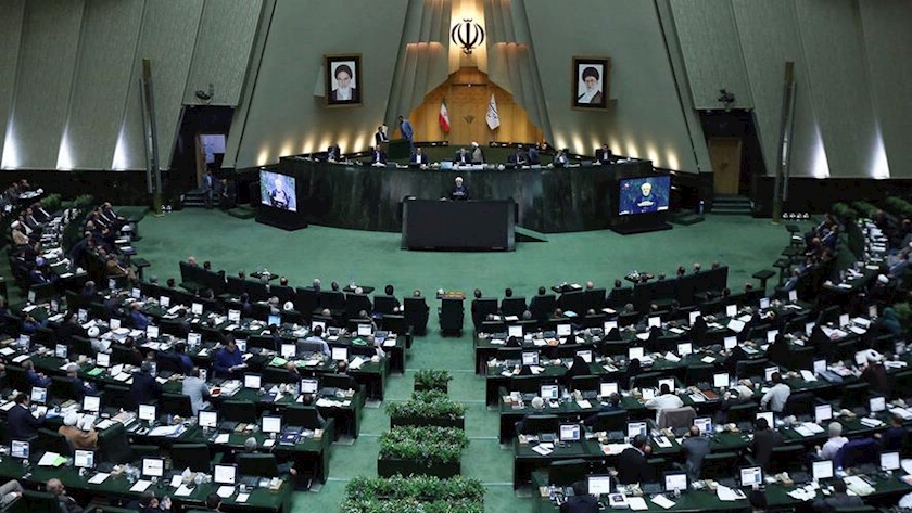 Iranpress: سوال از وزیر کار در دستور کار مجلس