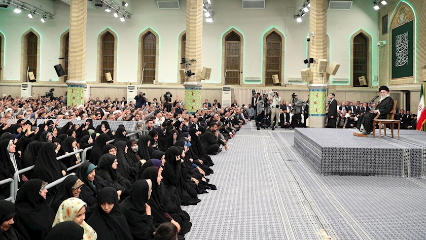 Iranpress: دولت هر مقدار که خرج آموزش و پرورش کند، سرمایه و افتخار است