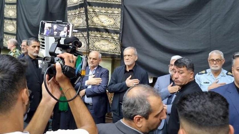 Iranpress: حضور رئیس جمهور در مراسم بزرگداشت شهدای اقتدار ارتش