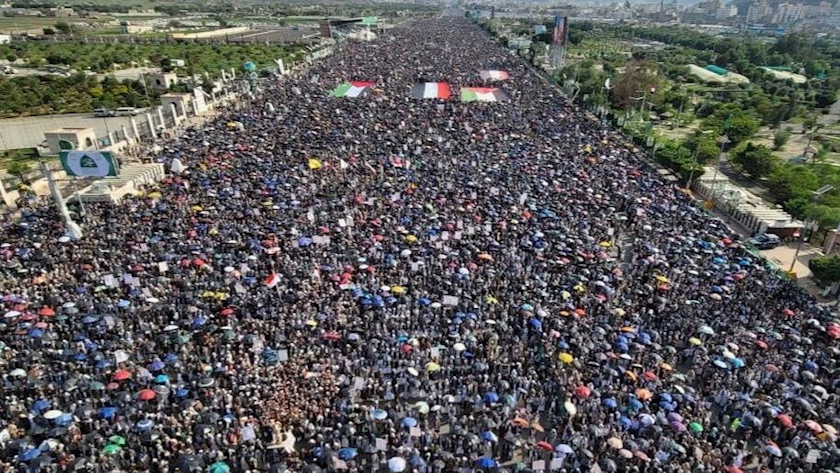 Iranpress: حمایت از فلسطین؛ شعار مشترک ده‌ها هزار نفر در صنعا