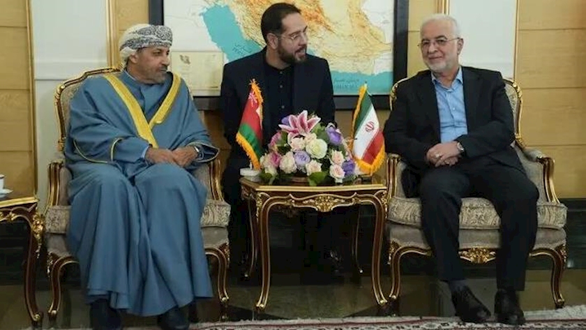 Iranpress: رایزنی‌های وزیر کشور عمان با مقامات ایران، تاکید بر لزوم ارتقای مناسبات اقتصادی