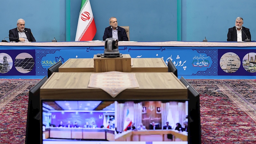 Iranpress: افتتاح ۴ پروژه مهم وزارت نیرو با حضور ویدیو کنفرانسی رئیس‌جمهور