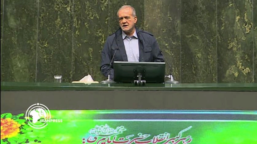 Iranpress: پزشکیان: بودجه بدون کسری، شرط توسعه متناسب کشور است