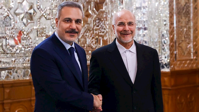 Iranpress: توسعه مناسبات دو جانبه، محور رایزنی‌های وزیر خارجه ترکیه در تهران