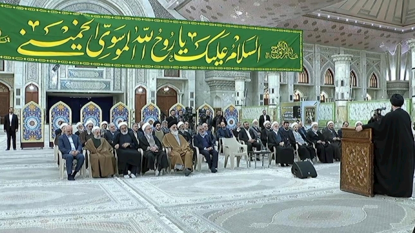 Iranpress: تجدید میثاق رئیس و مسئولان دستگاه قضا با آرمان‌های امام خمینی (ره)