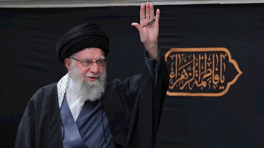 Iranpress: پیام تسلیت مقامات لشکری و کشوری در پی شهادت ولی امر مسلمین جهان
