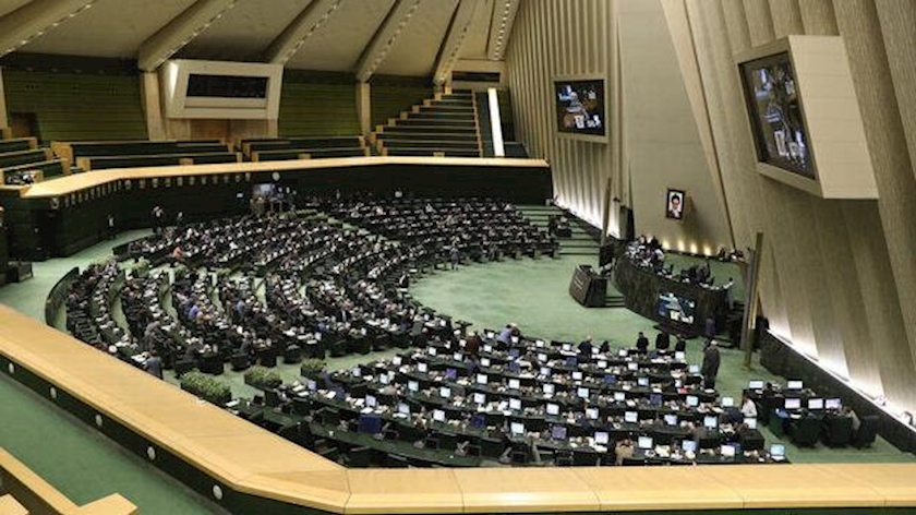 Iranpress: ملت ایران با وحدت و اقتدار، راه پرافتخار رهبر انقلاب را استوارتر ادامه خواهد داد