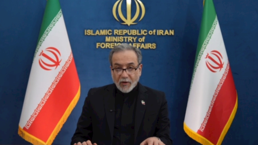 Iranpress: عراقچی: حمله به مدرسه میناب جنایت علیه بشریت است