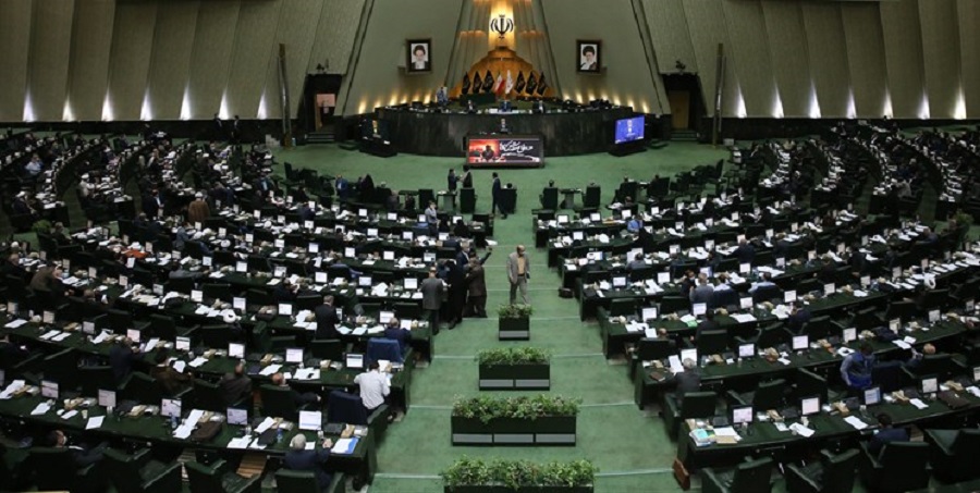 Iranpress: مجوز مجلس به دولت برای پرداخت پاداش بازنشستگی معلمان شاغل