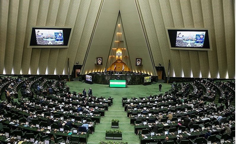 Iranpress: اطلاعیه مجلس: تیراندازی خیابان مجاهدین اسلام تهران ارتباطی با مجلس نداشت