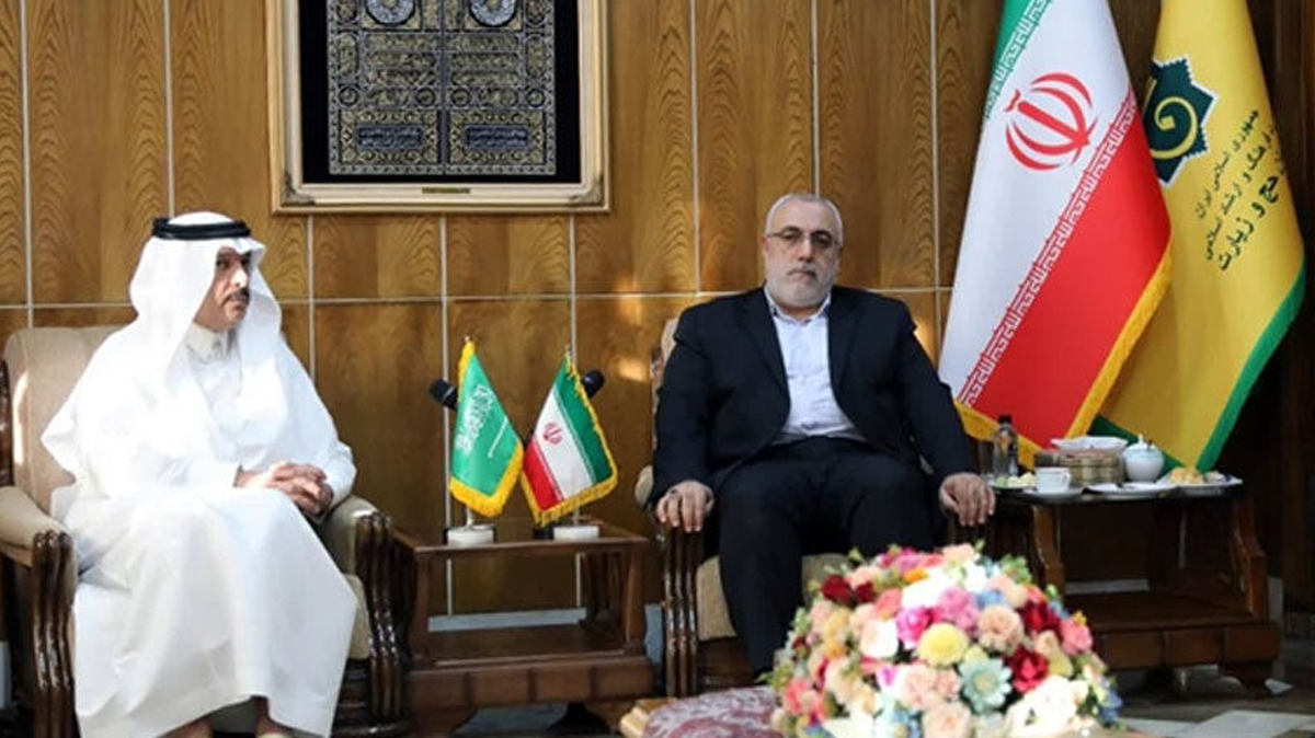 Iranpress: دیدار سفیر عربستان با رییس سازمان حج و زیارت 