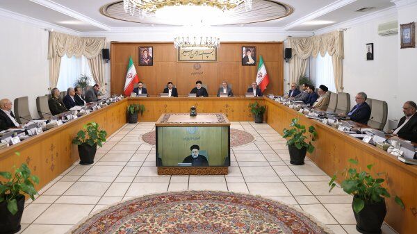 Iranpress: رئیسی: حاج قاسم در مسیر مقاومت به یک مکتب تبدیل شد
