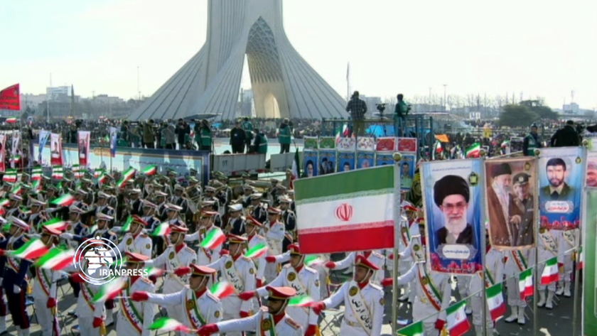Iranpress: سیل خروشان مردم در راهپیمایی 22 بهمن+ ویدئو