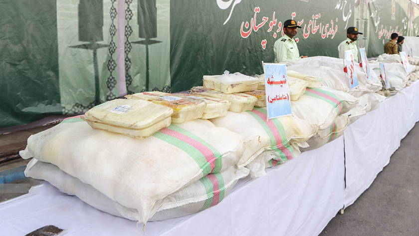 ایران پرس: کشف بیش‌از یک تن مواد مخدر در جنوب شرق ایران