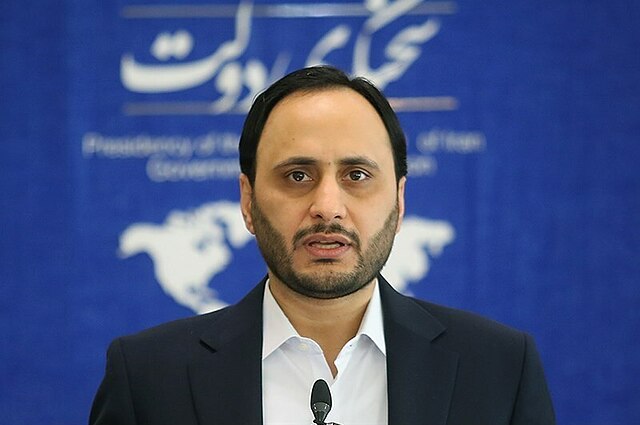 Iranpress: سخنگوی دولت: معاون اجرایی به همراه برخی از اعضای دولت عازم تبریز شدند