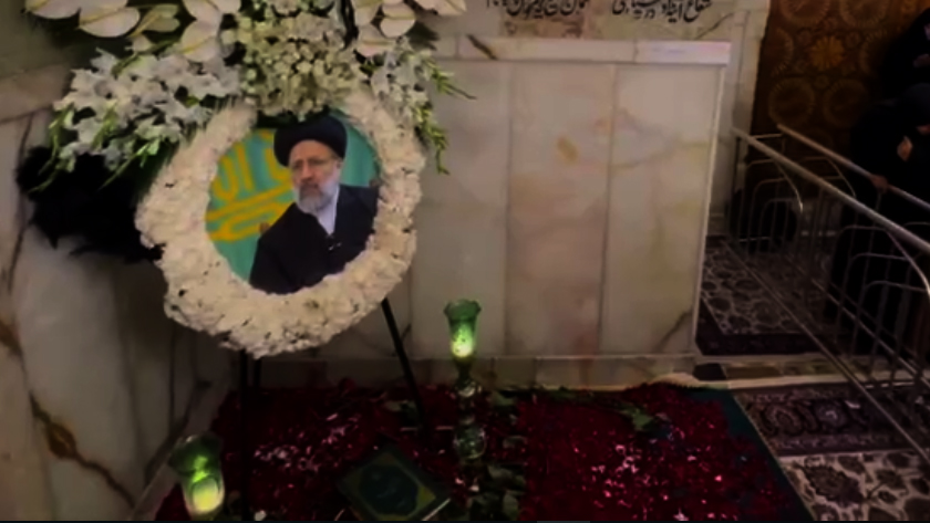 Iranpress:  آرامگاه شهید سید ابراهیم رئیسی در حرم امام رضا (ع)+ ویدئو