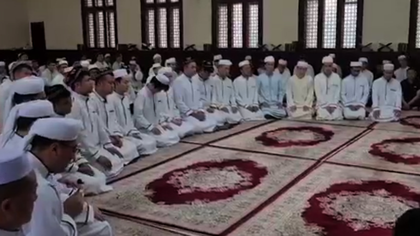 Iranpress: مراسم یادبود رئیس جمهور شهید وهمراهانش در مرکز انجمن اسلامی چین برگزار شد
