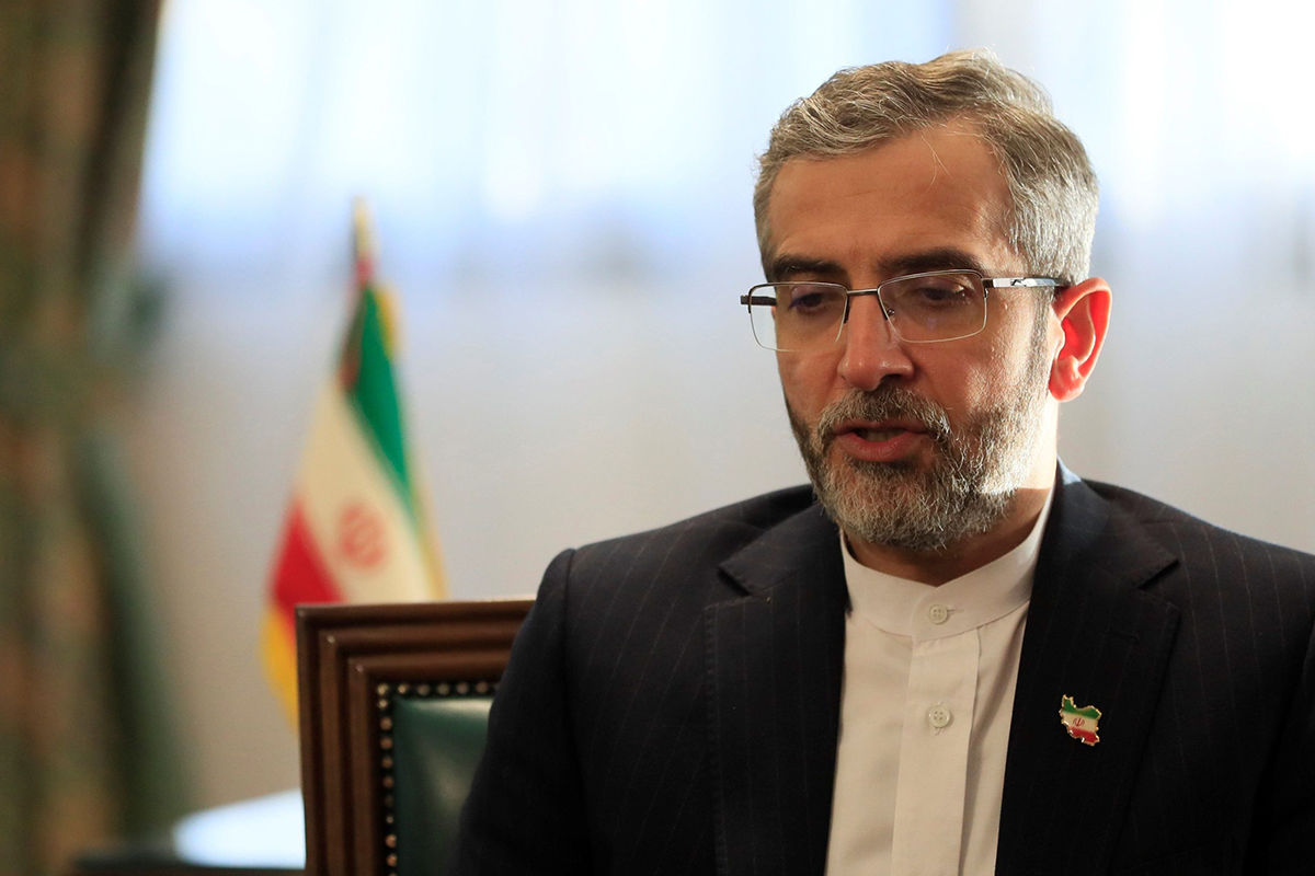 Iranpress: علی باقری: حمید نوری با دیپلماسی مقتدرانه به ایران بازگشت