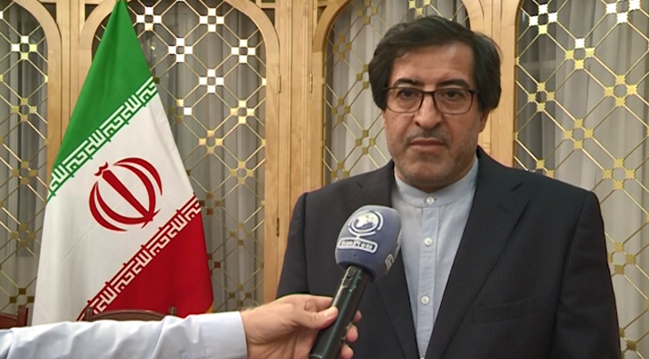 Iranpress: قدردانی از حضور ایرانیان مقیم انگلستان پای صندوق های رای