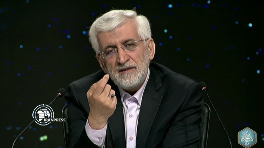 Iranpress: جلیلی در دانشگاه علوم پزشکی تهران: مردم هستند که انتخاب نهایی را انجام می دهند