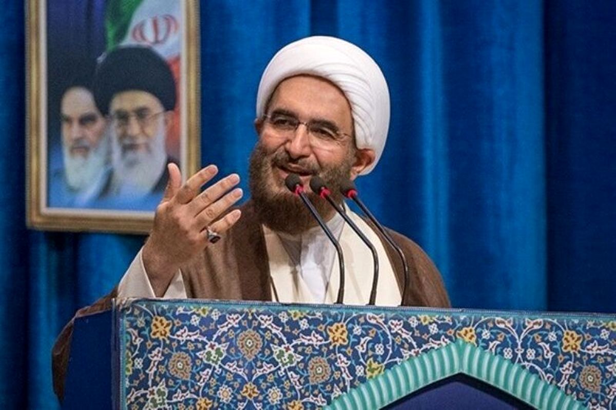 Iranpress: خطیب نماز جمعه: مردم با حضور در انتخابات امانت قوه مجریه را به اهل آن بسپارند