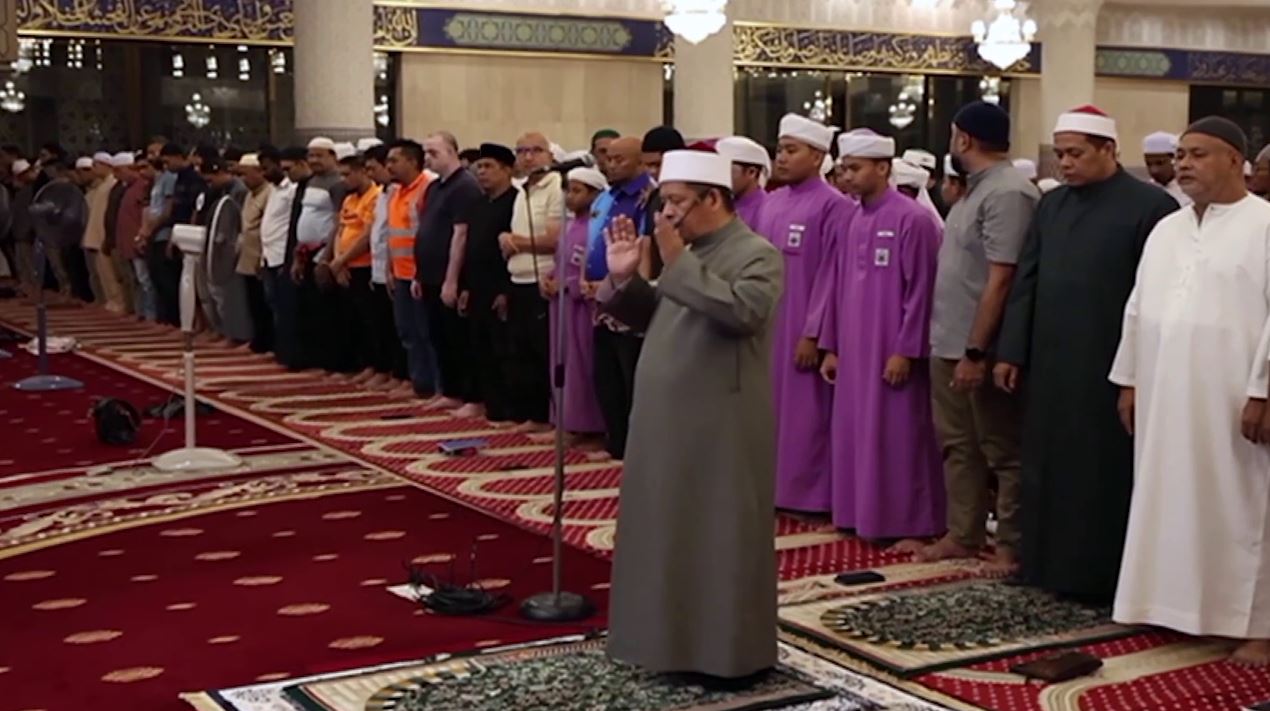 ایران پرس: اقامه نماز نمادین برای شهید هنیه در مالزی 