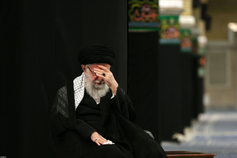 Iranpress: برگزاری مراسم اربعین در محضر رهبر انقلاب 