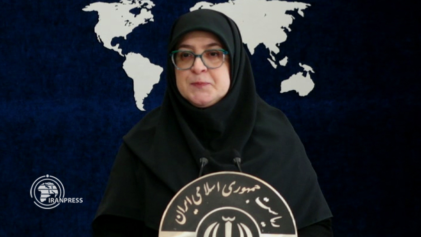 Iranpress: مهاجرانی: همه ارکان دولت تلاش می‌کنند که وضعیت مردم بهتر شود