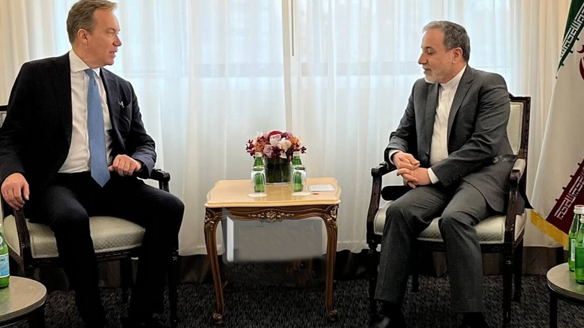 Iranpress: دیدار وزیر امور خارجه ایران با رئیس مجمع اقتصاد جهانی در نیویورک  