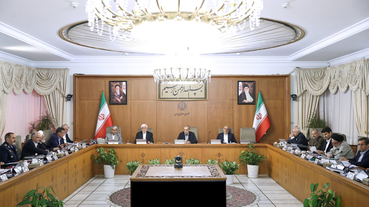 Iranpress: با در کنار هم بودن می‌توانیم به قدرت و وفاق ملی برسیم