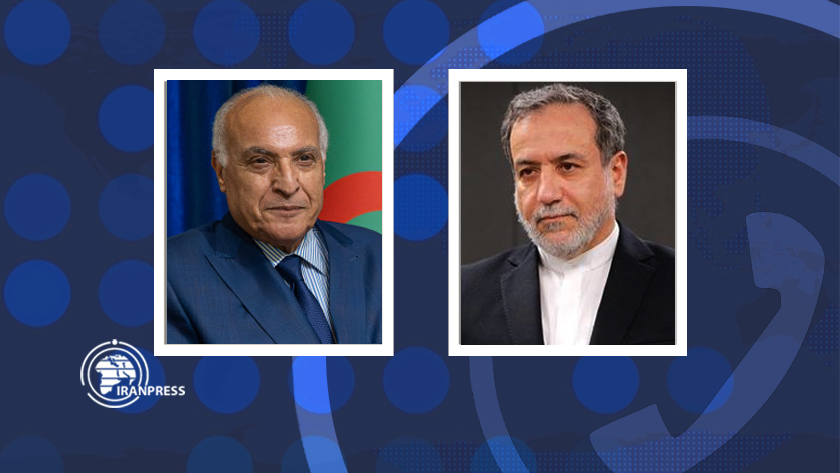 Iranpress: گفتگوی تلفنی وزاری خارجه ایران و الجزایر