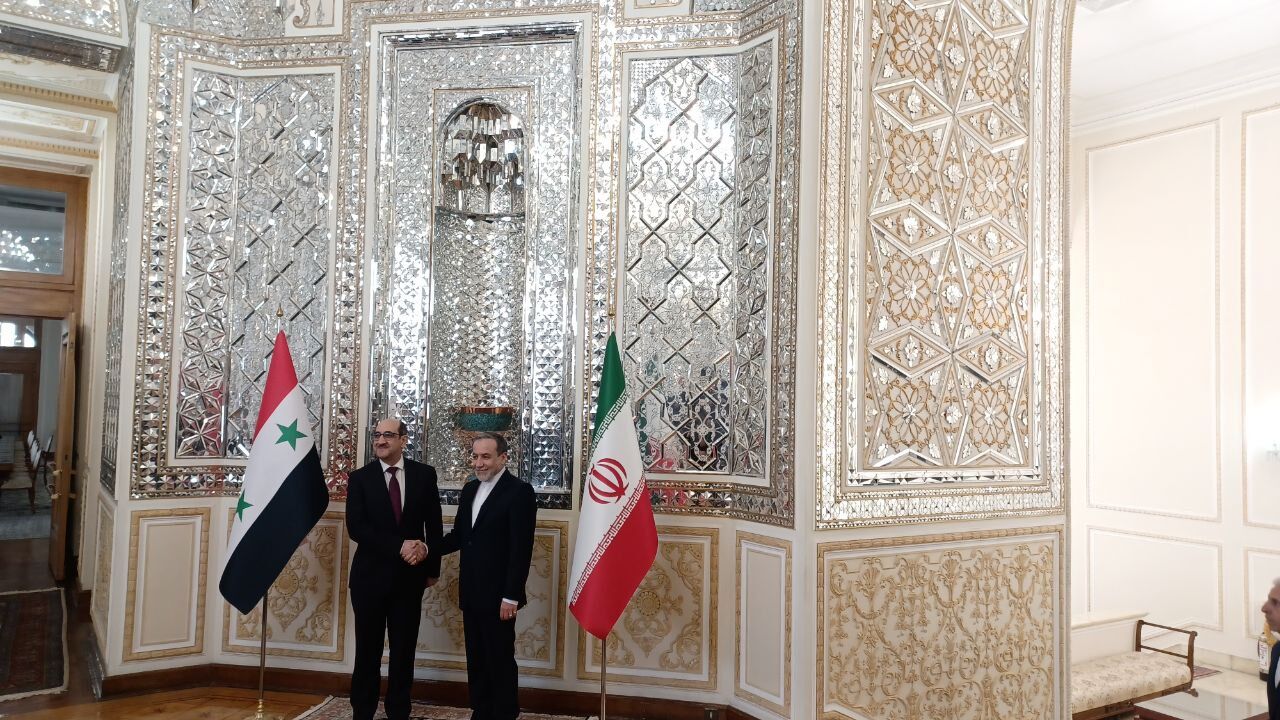 Iranpress: دیدار وزیران خارجه ایران و سوریه در تهران