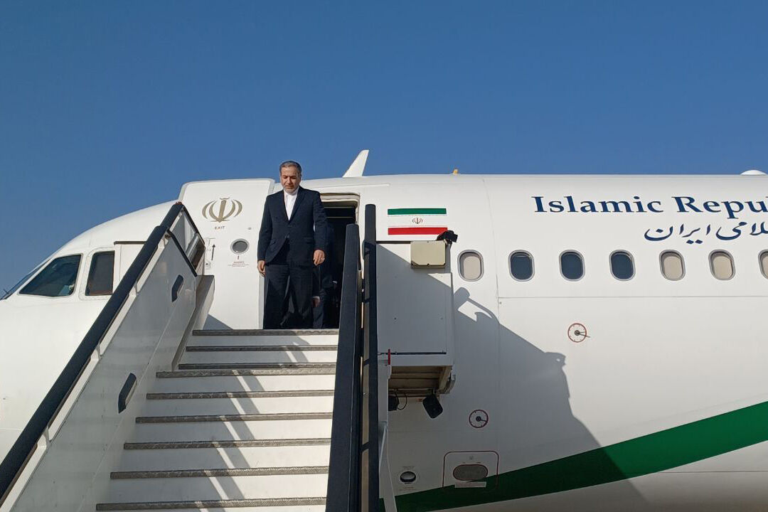 Iranpress: عراقچی وارد دوحه شد