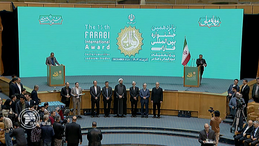 Iranpress: تجلیل از برگزیدگان پانزدهمین دوره جشنواره بین‌المللی فارابی با حضور رئیس‌ جمهور