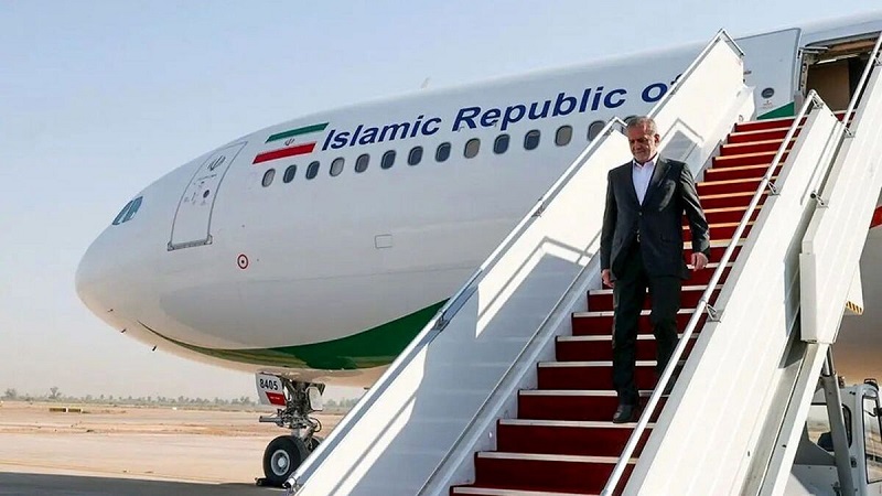 Iranpress: پزشکیان وارد استان خراسان شمالی شد