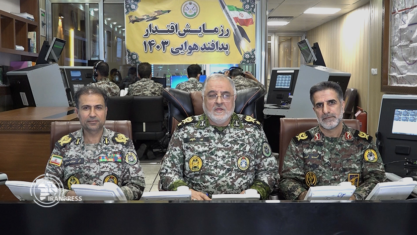 Iranpress: آغاز رزمایش پدافند هوایی اقتدار نیروهای مسلح در نطنز